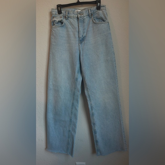 Zara Denim - Zara The 90’s Full Length High Rise Raw Hem Frayed Blue Jeans Size 8